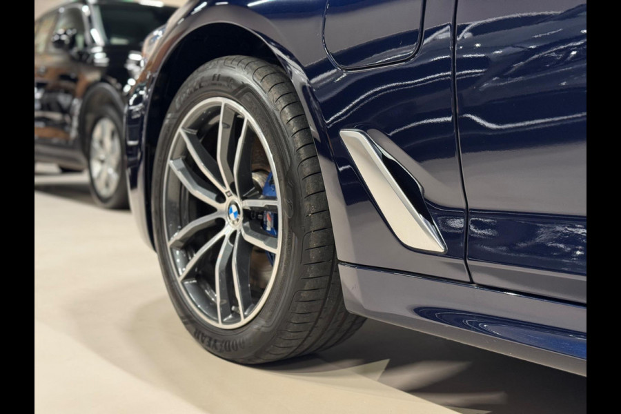 BMW 5 Serie Touring 530e 292PK M Pakket, Laser Led, Pano, Camera, Alcantara, Ambiënte Light, Hud, PDC, Dealer Onderhoud