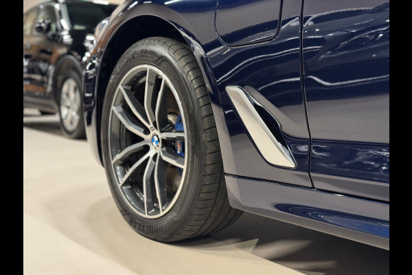 BMW 5 Serie Touring 530e 292PK M Pakket, Laser Led, Pano, Camera, Alcantara, Ambiënte Light, Hud, PDC, Dealer Onderhoud