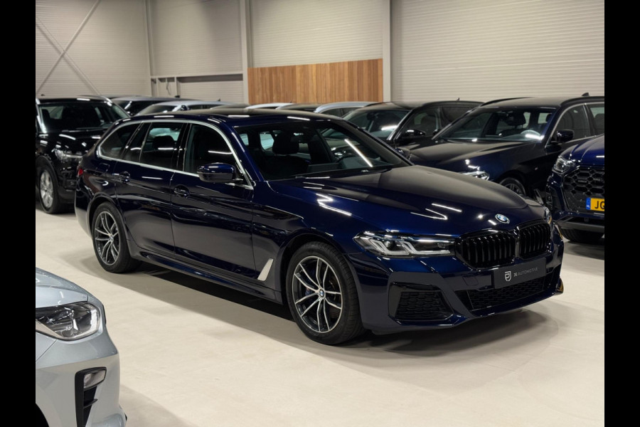BMW 5 Serie Touring 530e 292PK M Pakket, Laser Led, Pano, Camera, Alcantara, Ambiënte Light, Hud, PDC, Dealer Onderhoud