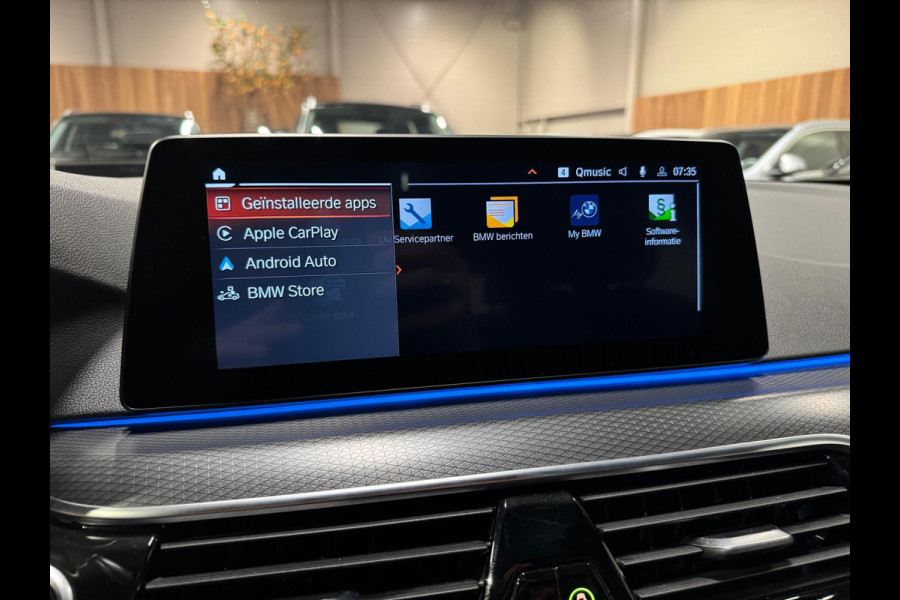 BMW 5 Serie Touring 530e 292PK M Pakket, Laser Led, Pano, Camera, Alcantara, Ambiënte Light, Hud, PDC, Dealer Onderhoud