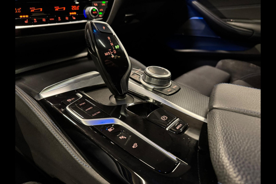 BMW 5 Serie Touring 530e 292PK M Pakket, Laser Led, Pano, Camera, Alcantara, Ambiënte Light, Hud, PDC, Dealer Onderhoud