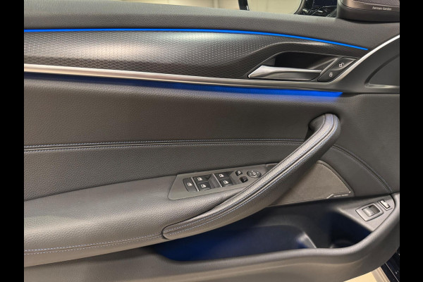 BMW 5 Serie Touring 530e 292PK M Pakket, Laser Led, Pano, Camera, Alcantara, Ambiënte Light, Hud, PDC, Dealer Onderhoud