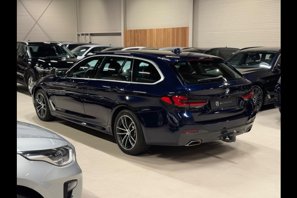 BMW 5 Serie Touring 530e 292PK M Pakket, Laser Led, Pano, Camera, Alcantara, Ambiënte Light, Hud, PDC, Dealer Onderhoud