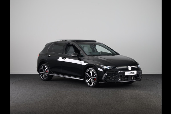 Volkswagen Golf 1.5 eHybrid GTE 272 pk Automaat (DSG) | Private lease vanaf € 782,- pm | Sportpakket | Panoramadak | Lederen bekleding | Elektr. trekhaak | Parkeersensoren | Blackstyle | Stoelverwarming |