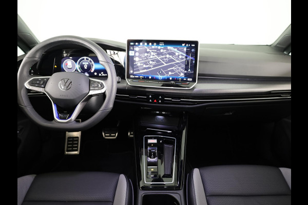 Volkswagen Golf 1.5 eHybrid GTE 272 pk Automaat (DSG) | Private lease vanaf € 782,- pm | Sportpakket | Panoramadak | Lederen bekleding | Elektr. trekhaak | Parkeersensoren | Blackstyle | Stoelverwarming |