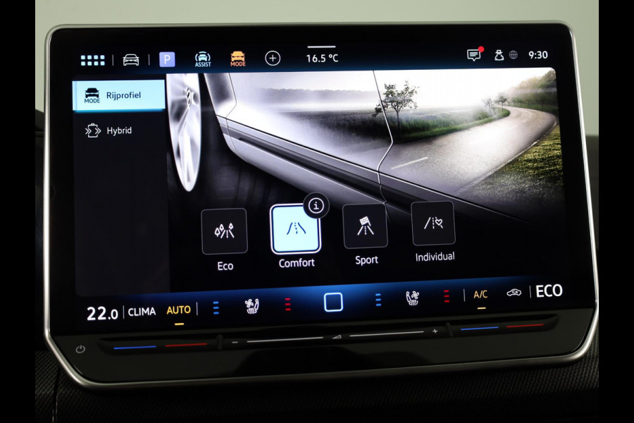 Volkswagen Golf 1.5 eHybrid GTE 272 pk Automaat (DSG) | Private lease vanaf € 782,- pm | Sportpakket | Panoramadak | Lederen bekleding | Elektr. trekhaak | Parkeersensoren | Blackstyle | Stoelverwarming |