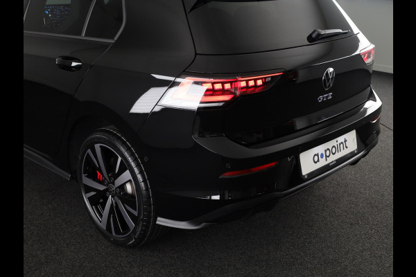 Volkswagen Golf 1.5 eHybrid GTE 272 pk Automaat (DSG) | Private lease vanaf € 782,- pm | Sportpakket | Panoramadak | Lederen bekleding | Elektr. trekhaak | Parkeersensoren | Blackstyle | Stoelverwarming |