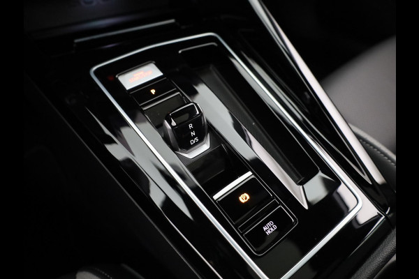 Volkswagen Golf 1.5 eHybrid GTE 272 pk Automaat (DSG) | Private lease vanaf € 782,- pm | Sportpakket | Panoramadak | Lederen bekleding | Elektr. trekhaak | Parkeersensoren | Blackstyle | Stoelverwarming |