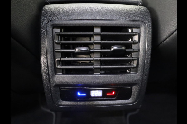 Volkswagen Golf 1.5 eHybrid GTE 272 pk Automaat (DSG) | Private lease vanaf € 782,- pm | Sportpakket | Panoramadak | Lederen bekleding | Elektr. trekhaak | Parkeersensoren | Blackstyle | Stoelverwarming |