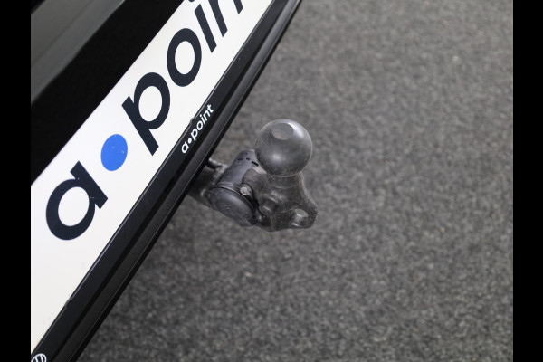 Volkswagen Golf 1.5 eHybrid GTE 272 pk Automaat (DSG) | Private lease vanaf € 782,- pm | Sportpakket | Panoramadak | Lederen bekleding | Elektr. trekhaak | Parkeersensoren | Blackstyle | Stoelverwarming |