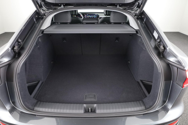 Audi Q6 Sportback e-tron Advanced edition 83 kWh 252pk | Panoramadak | Lederen bekleding | Luchtvering | 21 inch Lichtmetalen velgen Audi Q6 Sportback e-tron Advanced edition 83 kWh 252pk | Panoramadak | Lederen bekleding | Luchtvering | 21 inch Lichtmetalen velgen