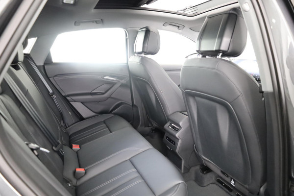 Audi Q6 Sportback e-tron Advanced edition 83 kWh 252pk | Panoramadak | Lederen bekleding | Luchtvering | 21 inch Lichtmetalen velgen Audi Q6 Sportback e-tron Advanced edition 83 kWh 252pk | Panoramadak | Lederen bekleding | Luchtvering | 21 inch Lichtmetalen velgen