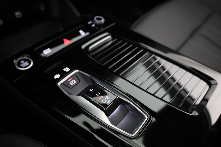 Audi Q6 Sportback e-tron Advanced edition 83 kWh 252pk | Panoramadak | Lederen bekleding | Luchtvering | 21 inch Lichtmetalen velgen Audi Q6 Sportback e-tron Advanced edition 83 kWh 252pk | Panoramadak | Lederen bekleding | Luchtvering | 21 inch Lichtmetalen velgen