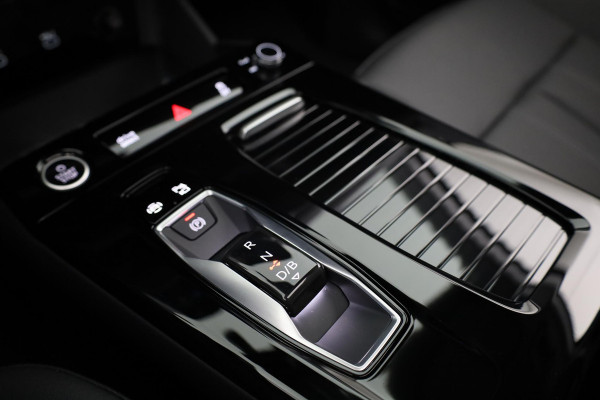 Audi Q6 Sportback e-tron Advanced edition 83 kWh 252pk | Panoramadak | Lederen bekleding | Luchtvering | 21 inch Lichtmetalen velgen Audi Q6 Sportback e-tron Advanced edition 83 kWh 252pk | Panoramadak | Lederen bekleding | Luchtvering | 21 inch Lichtmetalen velgen