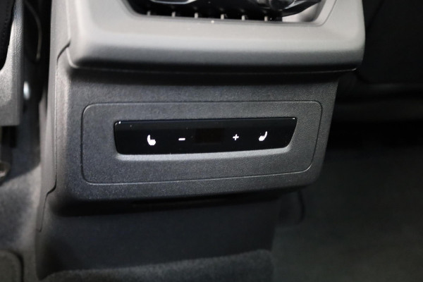 Audi Q6 Sportback e-tron Advanced edition 83 kWh 252pk | Panoramadak | Lederen bekleding | Luchtvering | 21 inch Lichtmetalen velgen Audi Q6 Sportback e-tron Advanced edition 83 kWh 252pk | Panoramadak | Lederen bekleding | Luchtvering | 21 inch Lichtmetalen velgen