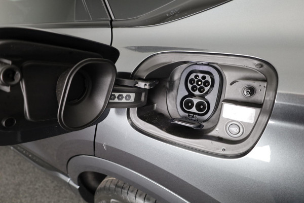 Audi Q6 Sportback e-tron Advanced edition 83 kWh 252pk | Panoramadak | Lederen bekleding | Luchtvering | 21 inch Lichtmetalen velgen Audi Q6 Sportback e-tron Advanced edition 83 kWh 252pk | Panoramadak | Lederen bekleding | Luchtvering | 21 inch Lichtmetalen velgen