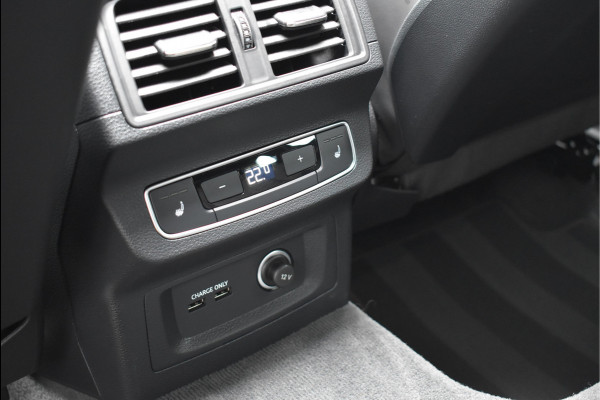 Audi Q5 50 TFSI e S-Line 299 Pk Black Ed RS-Stoel Rood Stiksel Pano Luchtvering Keyless 360 Camera 21 Inch Audi Q5 50 TFSI e S-Line 299 Pk Black Ed RS-Stoel Rood Stiksel Pano Luchtvering Keyless 360 Camera 21 Inch