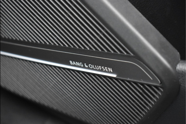 Audi Q5 50 TFSI e S-Line 299 Pk Black Ed RS-Stoel Rood Stiksel Pano Luchtvering Keyless 360 Camera 21 Inch Audi Q5 50 TFSI e S-Line 299 Pk Black Ed RS-Stoel Rood Stiksel Pano Luchtvering Keyless 360 Camera 21 Inch