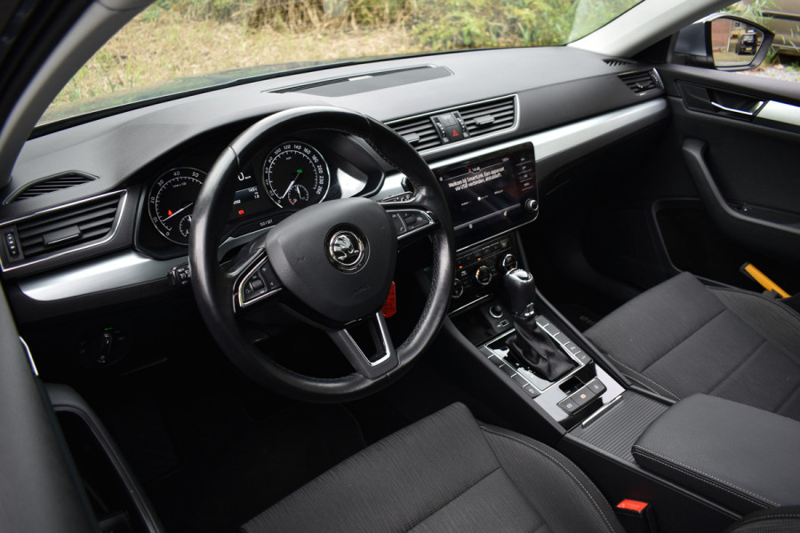 Škoda Superb Combi TSI ACT 150PK DSG AMBITION BUSINESS TREKHAAK/NAVI/PANORAMADAK