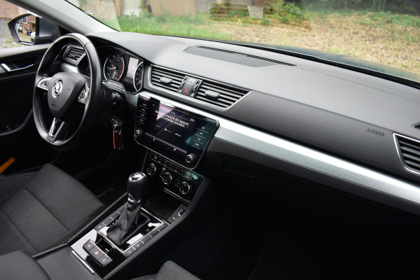Škoda Superb Combi TSI ACT 150PK DSG AMBITION BUSINESS TREKHAAK/NAVI/PANORAMADAK