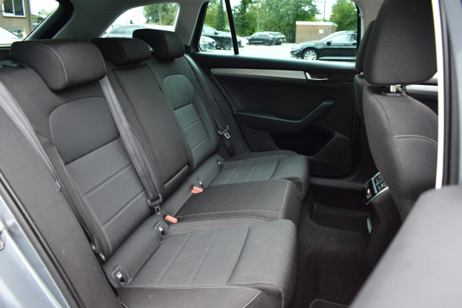 Škoda Superb Combi TSI ACT 150PK DSG AMBITION BUSINESS TREKHAAK/NAVI/PANORAMADAK