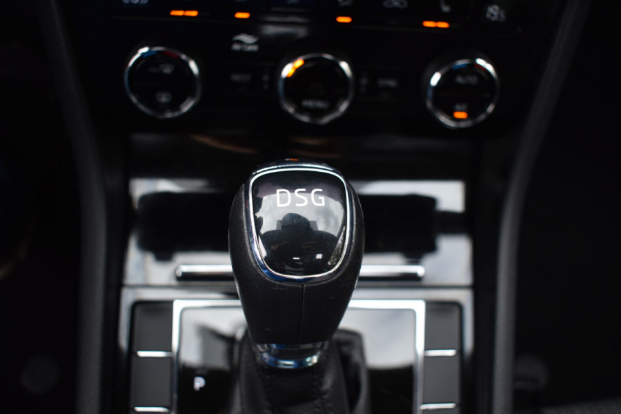 Škoda Superb Combi TSI ACT 150PK DSG AMBITION BUSINESS TREKHAAK/NAVI/PANORAMADAK