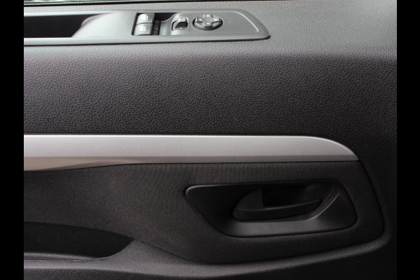 Opel Vivaro-e L3 75 kWh Automaat 6-Persoons Dubbele Cabine Lang | Navigatie | Airco | 2 x Schuifdeur | Lichtmetalen velgen| Cruise Control | Side Bars | Bumpers in kleur Opel Vivaro-e L3 75 kWh Automaat 6-Persoons Dubbele Cabine Lang | Navigatie | Airco | 2 x Schuifdeur | Lichtmetalen velgen| Cruise Control | Side Bars | Bumpers in kleur