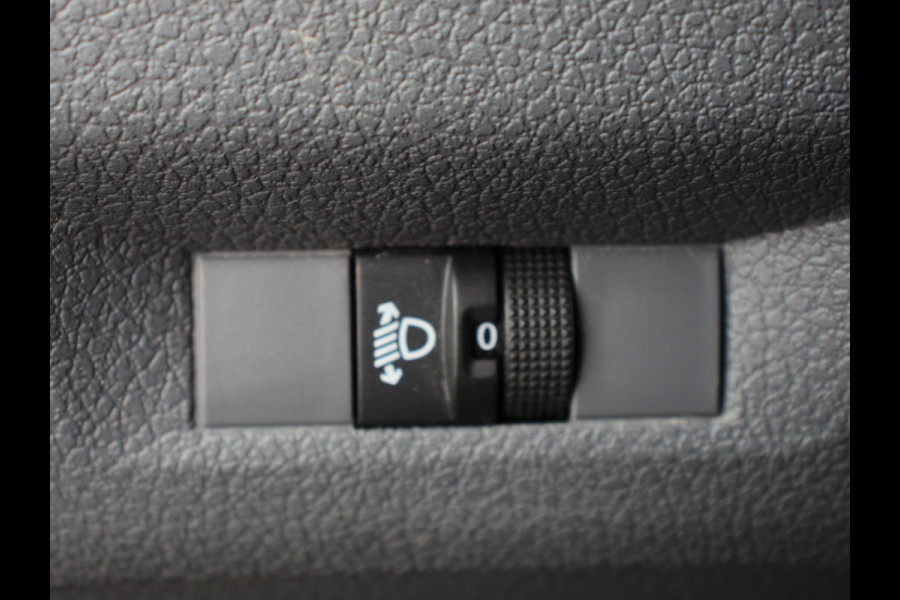 Opel Vivaro-e L3 75 kWh Automaat 6-Persoons Dubbele Cabine Lang | Navigatie | Airco | 2 x Schuifdeur | Lichtmetalen velgen| Cruise Control | Side Bars | Bumpers in kleur Opel Vivaro-e L3 75 kWh Automaat 6-Persoons Dubbele Cabine Lang | Navigatie | Airco | 2 x Schuifdeur | Lichtmetalen velgen| Cruise Control | Side Bars | Bumpers in kleur