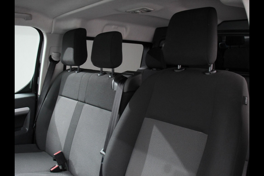 Opel Vivaro-e L3 75 kWh Automaat 6-Persoons Dubbele Cabine Lang | Navigatie | Airco | 2 x Schuifdeur | Lichtmetalen velgen| Cruise Control | Side Bars | Bumpers in kleur Opel Vivaro-e L3 75 kWh Automaat 6-Persoons Dubbele Cabine Lang | Navigatie | Airco | 2 x Schuifdeur | Lichtmetalen velgen| Cruise Control | Side Bars | Bumpers in kleur