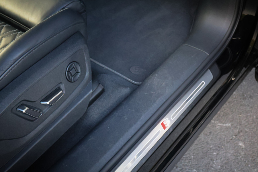 Audi e-tron Sportback 55 quattro 95 kWh | VP EXCL. BTW | NETTO BIJTELLING SLECHTS € 472,- | RS-STOELEN | ADAPTIVE CRUISE | 22" | B&O SURROUND | PANORA GLAS | SFEERVERLICHTING | DUBBEL OPLAADPUNT L+R | ETC.