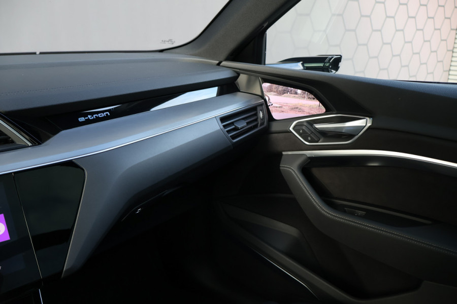 Audi e-tron Sportback 55 quattro 95 kWh | VP EXCL. BTW | NETTO BIJTELLING SLECHTS € 472,- | RS-STOELEN | ADAPTIVE CRUISE | 22" | B&O SURROUND | PANORA GLAS | SFEERVERLICHTING | DUBBEL OPLAADPUNT L+R | ETC.