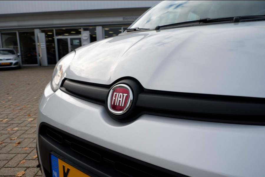 Fiat Panda 1.0 Hybrid Easy / INCL. 12 Maanden BOVAG / 1e Eigenaar Fiat Panda 1.0 Hybrid Easy / INCL. 12 Maanden BOVAG / 1e Eigenaar