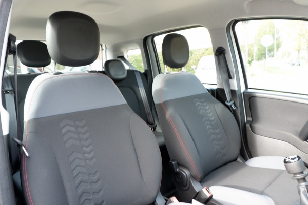 Fiat Panda 1.0 Hybrid Easy / INCL. 12 Maanden BOVAG / 1e Eigenaar Fiat Panda 1.0 Hybrid Easy / INCL. 12 Maanden BOVAG / 1e Eigenaar
