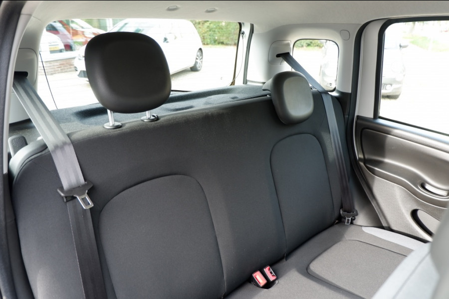 Fiat Panda 1.0 Hybrid Easy / INCL. 12 Maanden BOVAG / 1e Eigenaar Fiat Panda 1.0 Hybrid Easy / INCL. 12 Maanden BOVAG / 1e Eigenaar