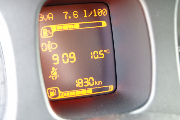 Fiat Panda 1.0 Hybrid Easy / INCL. 12 Maanden BOVAG / 1e Eigenaar Fiat Panda 1.0 Hybrid Easy / INCL. 12 Maanden BOVAG / 1e Eigenaar