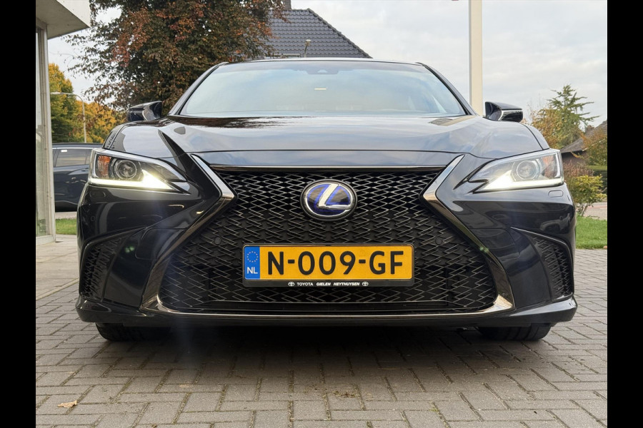 Lexus ES 300h F Sport Line | Eerste eigenaar, Schuifdak, Memory, Stoel + Stuurverwarming, 19 inch, LED, Apple CarPlay/Android auto Lexus ES 300h F Sport Line | Eerste eigenaar, Schuifdak, Memory, Stoel + Stuurverwarming, 19 inch, LED, Apple CarPlay/Android auto