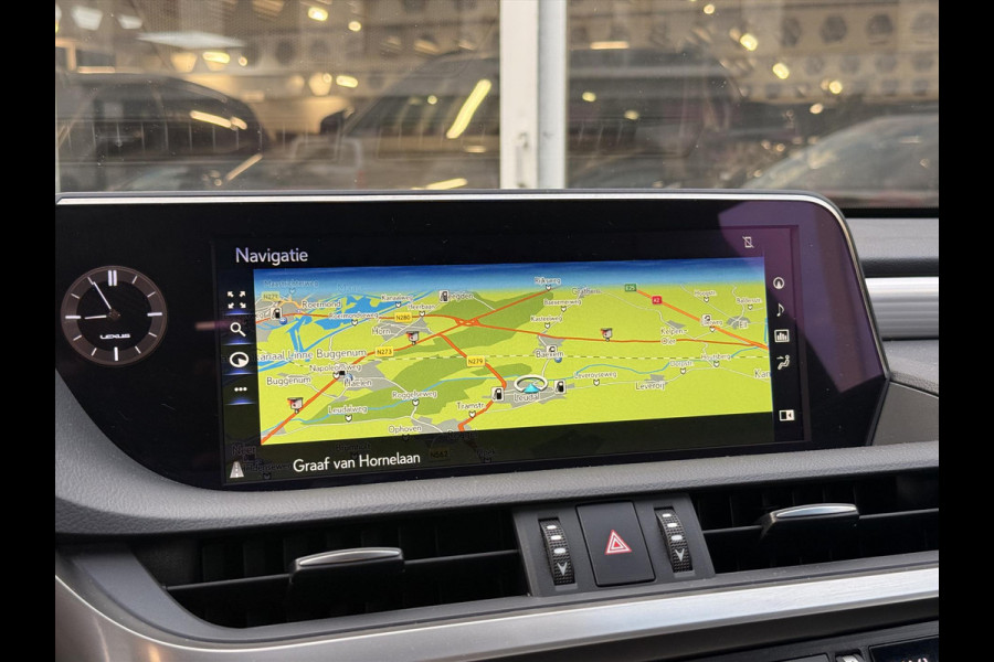 Lexus ES 300h F Sport Line | Eerste eigenaar, Schuifdak, Memory, Stoel + Stuurverwarming, 19 inch, LED, Apple CarPlay/Android auto Lexus ES 300h F Sport Line | Eerste eigenaar, Schuifdak, Memory, Stoel + Stuurverwarming, 19 inch, LED, Apple CarPlay/Android auto