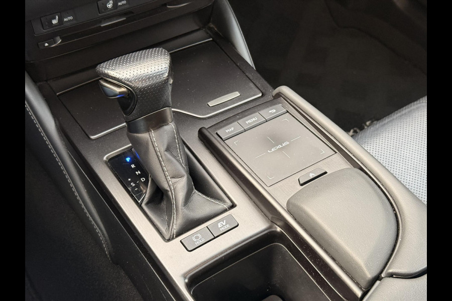 Lexus ES 300h F Sport Line | Eerste eigenaar, Schuifdak, Memory, Stoel + Stuurverwarming, 19 inch, LED, Apple CarPlay/Android auto Lexus ES 300h F Sport Line | Eerste eigenaar, Schuifdak, Memory, Stoel + Stuurverwarming, 19 inch, LED, Apple CarPlay/Android auto