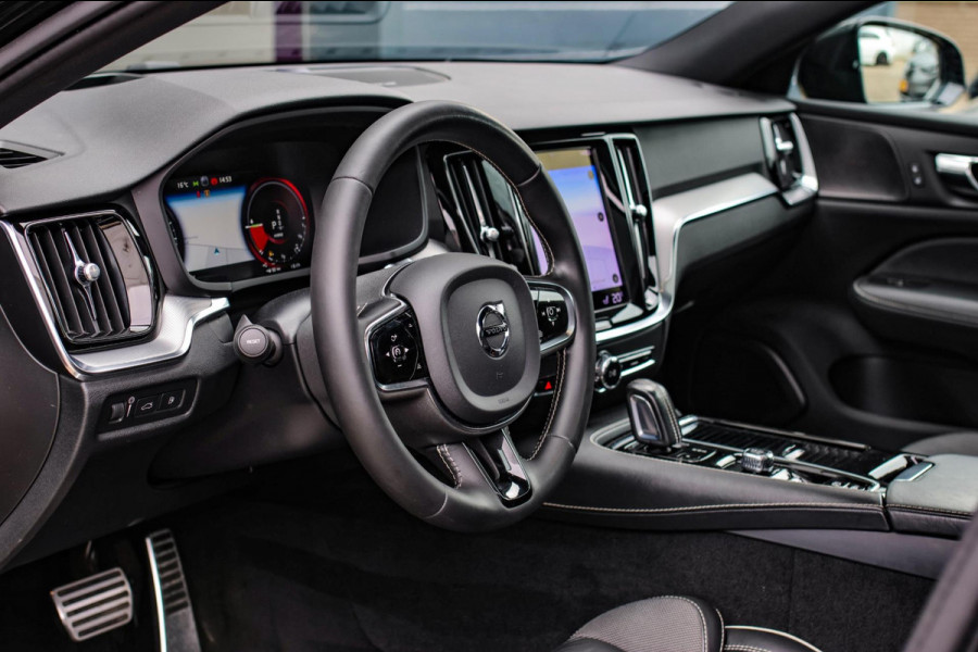 Volvo V60 2.0 T8 Twin Engine AWD R-Design *Pano*H/K*360 Camera*Leder* Volvo V60 2.0 T8 Twin Engine AWD R-Design *Pano*H/K*360 Camera*Leder*
