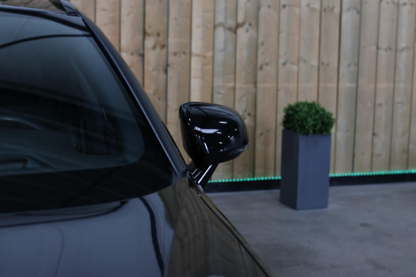 Volvo V60 2.0 T8 Twin Engine AWD R-Design *Pano*H/K*360 Camera*Leder* Volvo V60 2.0 T8 Twin Engine AWD R-Design *Pano*H/K*360 Camera*Leder*