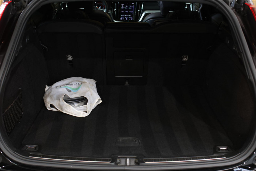 Volvo V60 2.0 T8 Twin Engine AWD R-Design *Pano*H/K*360 Camera*Leder* Volvo V60 2.0 T8 Twin Engine AWD R-Design *Pano*H/K*360 Camera*Leder*