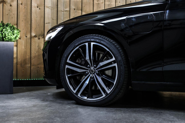 Volvo V60 2.0 T8 Twin Engine AWD R-Design *Pano*H/K*360 Camera*Leder* Volvo V60 2.0 T8 Twin Engine AWD R-Design *Pano*H/K*360 Camera*Leder*