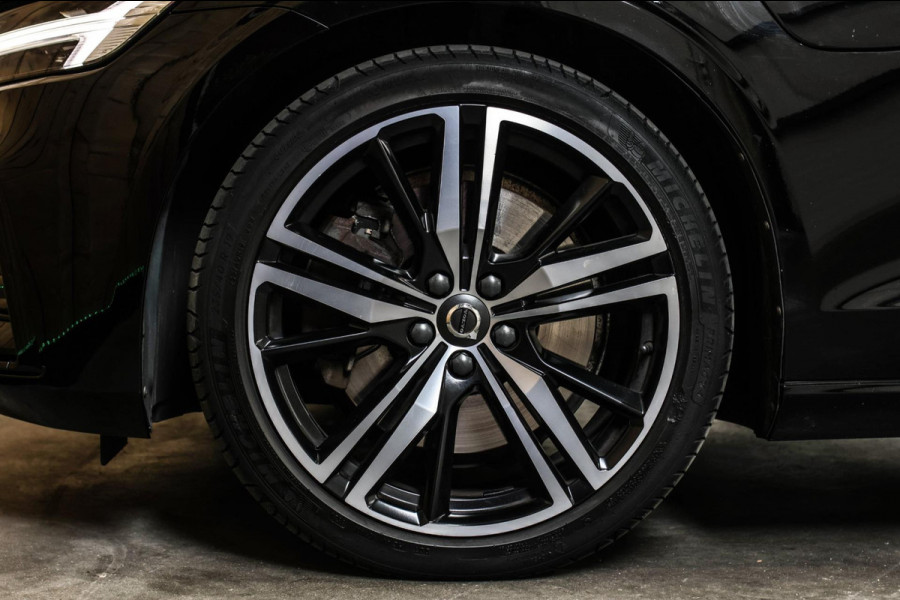 Volvo V60 2.0 T8 Twin Engine AWD R-Design *Pano*H/K*360 Camera*Leder* Volvo V60 2.0 T8 Twin Engine AWD R-Design *Pano*H/K*360 Camera*Leder*
