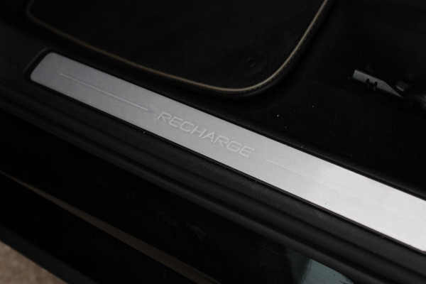 Volvo V60 2.0 T8 Twin Engine AWD R-Design *Pano*H/K*360 Camera*Leder* Volvo V60 2.0 T8 Twin Engine AWD R-Design *Pano*H/K*360 Camera*Leder*