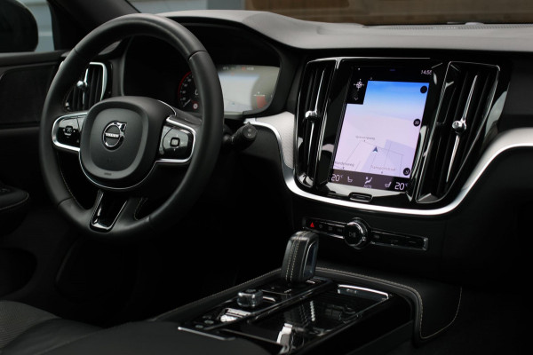 Volvo V60 2.0 T8 Twin Engine AWD R-Design *Pano*H/K*360 Camera*Leder* Volvo V60 2.0 T8 Twin Engine AWD R-Design *Pano*H/K*360 Camera*Leder*