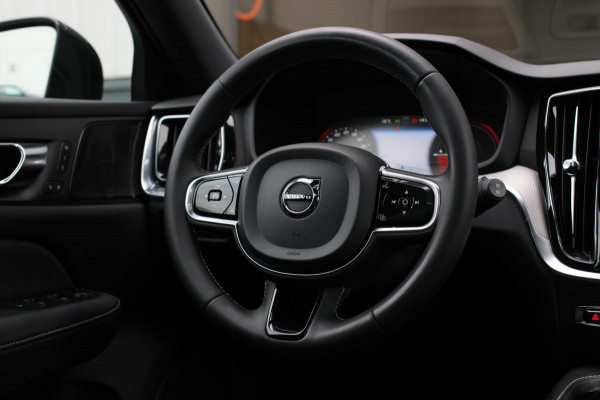 Volvo V60 2.0 T8 Twin Engine AWD R-Design *Pano*H/K*360 Camera*Leder* Volvo V60 2.0 T8 Twin Engine AWD R-Design *Pano*H/K*360 Camera*Leder*