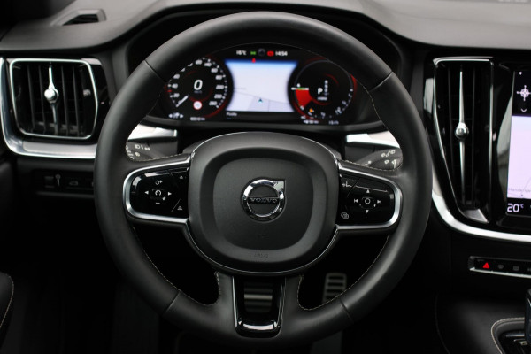 Volvo V60 2.0 T8 Twin Engine AWD R-Design *Pano*H/K*360 Camera*Leder* Volvo V60 2.0 T8 Twin Engine AWD R-Design *Pano*H/K*360 Camera*Leder*