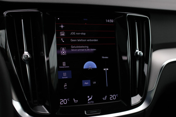 Volvo V60 2.0 T8 Twin Engine AWD R-Design *Pano*H/K*360 Camera*Leder* Volvo V60 2.0 T8 Twin Engine AWD R-Design *Pano*H/K*360 Camera*Leder*