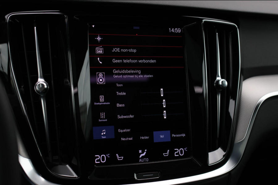 Volvo V60 2.0 T8 Twin Engine AWD R-Design *Pano*H/K*360 Camera*Leder* Volvo V60 2.0 T8 Twin Engine AWD R-Design *Pano*H/K*360 Camera*Leder*