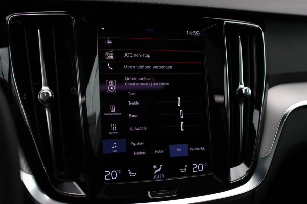 Volvo V60 2.0 T8 Twin Engine AWD R-Design *Pano*H/K*360 Camera*Leder* Volvo V60 2.0 T8 Twin Engine AWD R-Design *Pano*H/K*360 Camera*Leder*